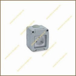 Base schuko estanca ip65 con tt lateral -16a- 250v legrand